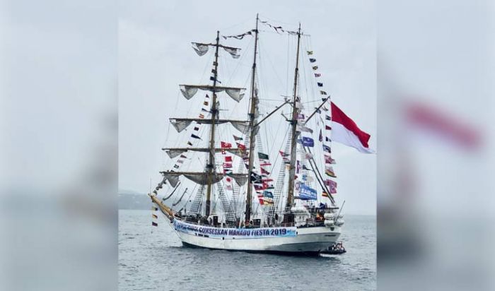 Dengan Keunikannya, KRI Dewaruci Ikut Sukseskan Manado Fiesta 2019 dan Rekor Selam Dunia