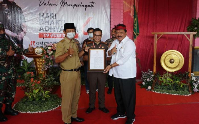 Hari Bhakti Adhyaksa ke-62, Kejari Nganjuk Resmikan Rumah Restorative Justice Sekaligus Gelar Baksos