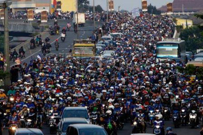 Pesta Juara, Bobotoh Lumpuhkan Bandung