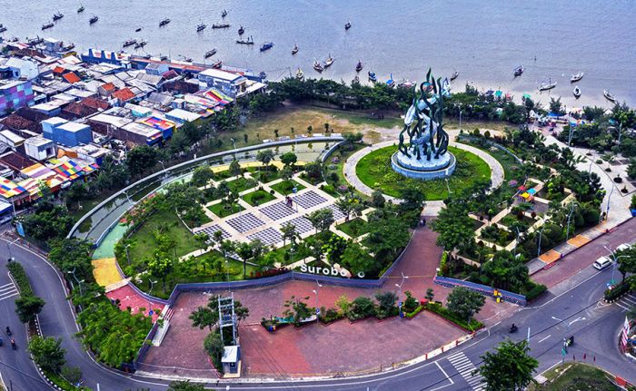 Bangun 573 Taman, Cara Wali Kota Risma Tekan Polusi dan Turunkan Suhu Surabaya Bangun 573 Taman, Cara Wali Kota Risma Tekan Polusi dan Turunkan Suhu Surabaya