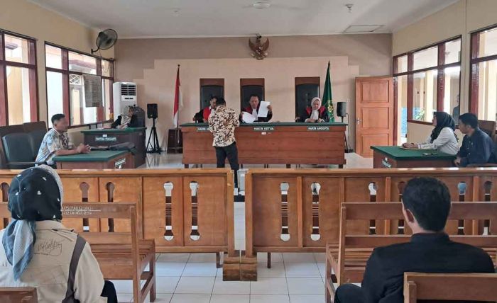Sidang Perdana Gugatan ke SDM Polda Jatim dan Satreskrim Polres Tuban Ditunda Sidang Perdana Gugatan ke SDM Polda Jatim dan Satreskrim Polres Tuban Ditunda