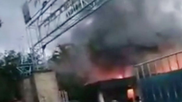 Korsleting, ​Gudang Bekas Pabrik Kertas di Probolinggo Terbakar