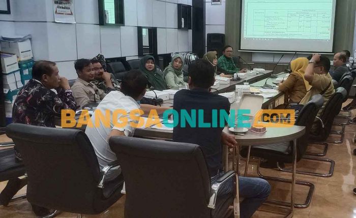 DPRD Gresik Berang, Hibah Rp19 Miliar dengan e-Katalog Carut Marut DPRD Gresik Berang, Hibah Rp19 Miliar dengan e-Katalog Carut Marut