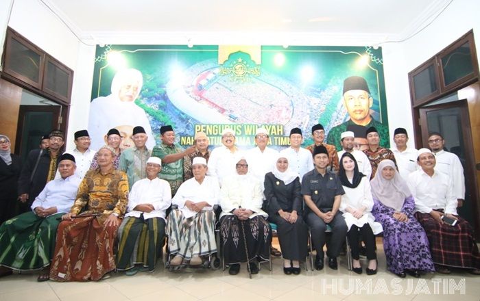 Gubernur Khofifah Sowan ke PWNU Jatim Gubernur Khofifah Sowan ke PWNU Jatim