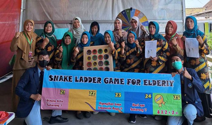 STIKes Hang Tuah Surabaya Gelar Pengabdian Masyarakat di Candi Sidoarjo STIKes Hang Tuah Surabaya Gelar Pengabdian Masyarakat di Candi Sidoarjo