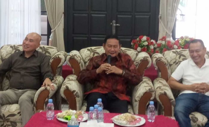 Kembalikan Berkas Pendaftaran, Yuhronur Berharap Rekomendasi dari PDIP Kembalikan Berkas Pendaftaran, Yuhronur Berharap Rekomendasi dari PDIP