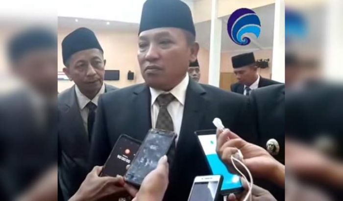 Hari Pertama Masuk Kantor, Bupati Sampang Minta Inspektorat Sidak ASN Bolos Hari Pertama Masuk Kantor, Bupati Sampang Minta Inspektorat Sidak ASN Bolos