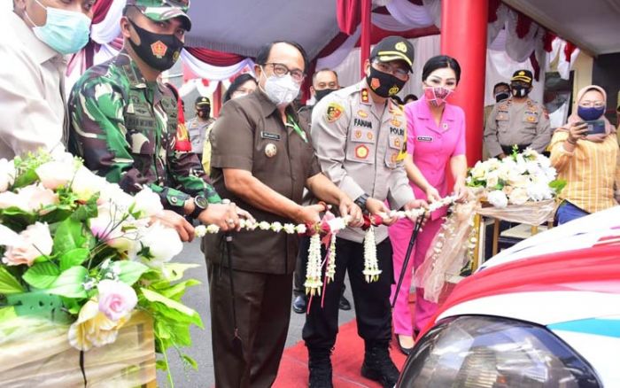 Polres Blitar Sediakan Ambulans Gratis untuk Jangkau Warga Miskin yang Butuh Berobat Polres Blitar Sediakan Ambulans Gratis untuk Jangkau Warga Miskin yang Butuh Berobat