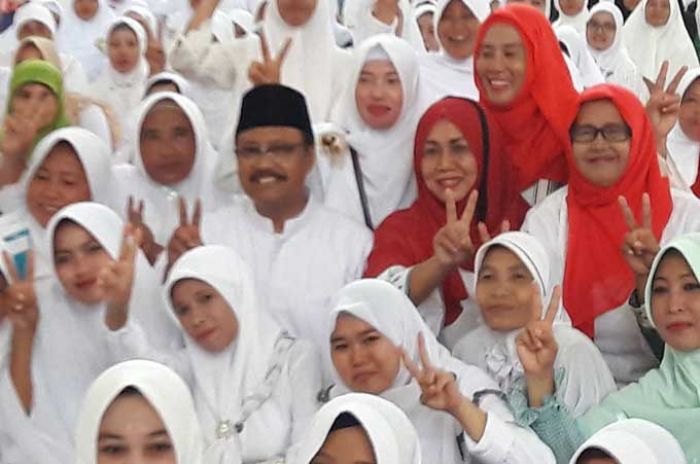 Gus Ipul Tuding Ada Oknum Pendamping PKH yang Sengaja Diselundupkan Paslon Lain Gus Ipul Tuding Ada Oknum Pendamping PKH yang Sengaja Diselundupkan Paslon Lain