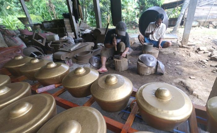 Begini Cara Pengrajin Gamelan Jombang Bertahan di Zaman Now Begini Cara Pengrajin Gamelan Jombang Bertahan di Zaman Now