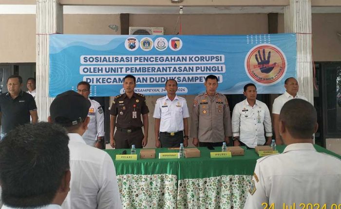 Tim Saber Pungli Gresik Gelar Sosialisasi Pencegahan Tipikor di Desa Sumengko Tim Saber Pungli Gresik Gelar Sosialisasi Pencegahan Tipikor di Desa Sumengko