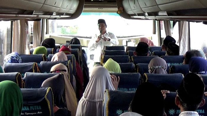 Ikhtiar Demi Kemaslahatan Kota Delta, Wakil Bupati Sidoarjo Berangkatkan Jemaah Ziarah Wali Limo