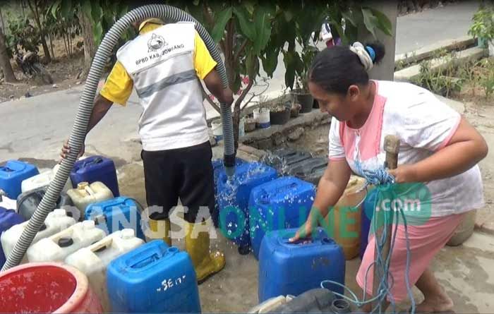 Lima Kecamatan di Jombang Dilanda Kekeringan, BPBD Salurkan Bantuan Air Bersih Lima Kecamatan di Jombang Dilanda Kekeringan, BPBD Salurkan Bantuan Air Bersih