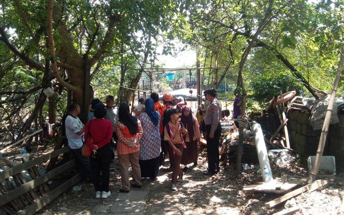 Bapak dan Anak Tenggelam ke Sungai Sidoarjo-Gresik, Petugas Lakukan Pencarian Bapak dan Anak Tenggelam ke Sungai Sidoarjo-Gresik, Petugas Lakukan Pencarian