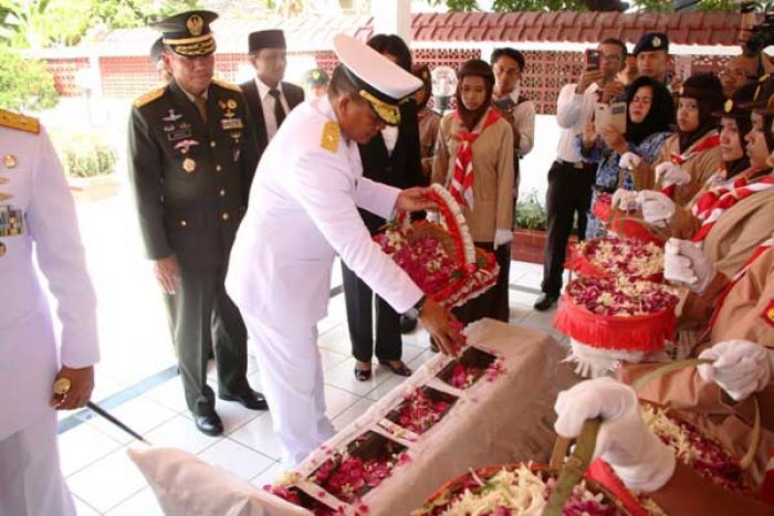 Peringati Harkitnas, Kasarmatim Ziarah ke Makam Bung Tomo Peringati Harkitnas, Kasarmatim Ziarah ke Makam Bung Tomo