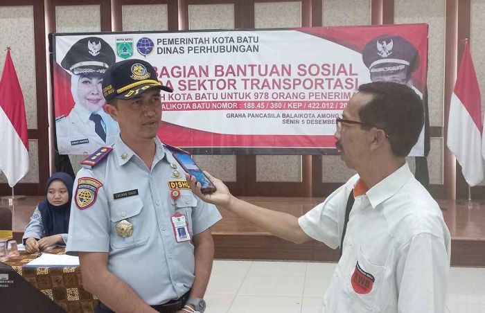 Pemkot Batu Salurkan Bansos BBM untuk Driver Ojol dan Sopir Angkot Pemkot Batu Salurkan Bansos BBM untuk Driver Ojol dan Sopir Angkot