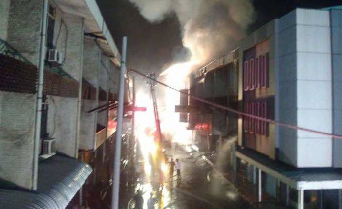 Pasar Atom Surabaya Terbakar Pasar Atom Surabaya Terbakar