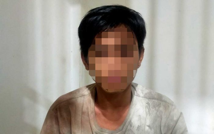 Apes! Jambret Handphone di Lebak Surabaya Digagalkan Polisi yang Sedang Ngopi Apes! Jambret Handphone di Lebak Surabaya Digagalkan Polisi yang Sedang Ngopi