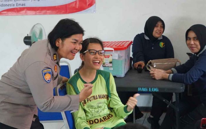 Peringati Hari Polwan ke-76, Polwan di Sidoarjo Peduli Kesehatan Difabel Peringati Hari Polwan ke-76, Polwan di Sidoarjo Peduli Kesehatan Difabel