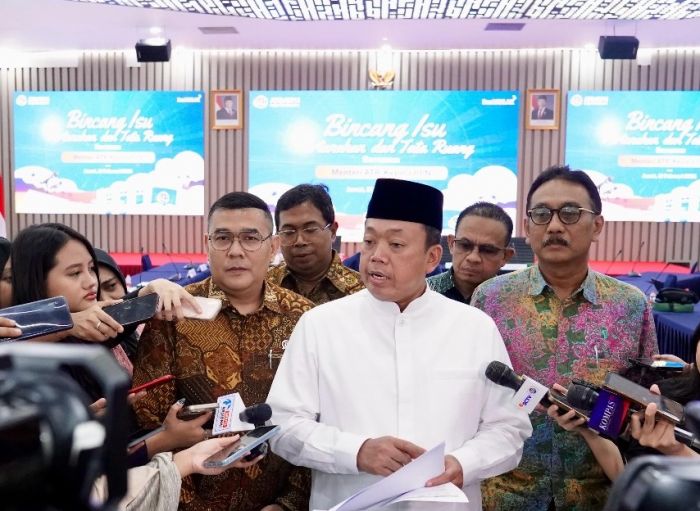 Menteri ATR BPN Sampaikan Perkembangan Penyelesaian Pagar Laut di Tangerang dan Bekasi Menteri ATR BPN Sampaikan Perkembangan Penyelesaian Pagar Laut di Tangerang dan Bekasi