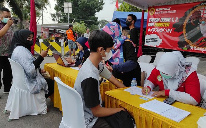 Dinkes Kabupaten Kediri dan Binda Jatim Gelar Vaksinasi Covid-19 di Konser Iromo Tresno Dinkes Kabupaten Kediri dan Binda Jatim Gelar Vaksinasi Covid-19 di Konser Iromo Tresno