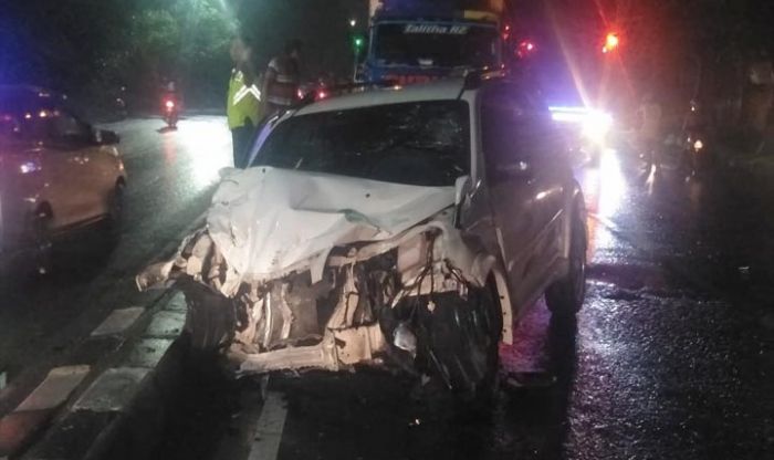 Masuk ke Jalur Berlawanan, Rush Adu Moncong dengan Truk Trailer di Taman Sidoarjo Masuk ke Jalur Berlawanan, Rush Adu Moncong dengan Truk Trailer di Taman Sidoarjo