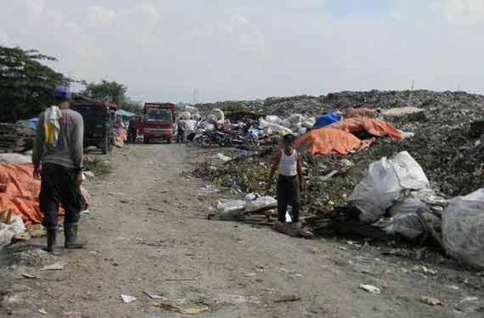Pemkab Gresik Gagal Relokasi TPA Ngipik Pemkab Gresik Gagal Relokasi TPA Ngipik