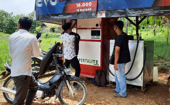 Layaknya Vending Machine, Pom Mini Cerdas Karya Pemuda Pamekasan ini Bekerja Otomatis Tanpa Dijaga Layaknya Vending Machine, Pom Mini Cerdas Karya Pemuda Pamekasan ini Bekerja Otomatis Tanpa Dijaga