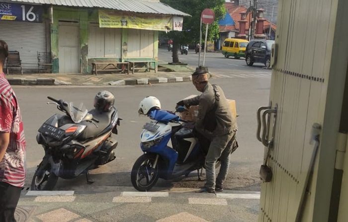 Nyaru Kurir Barang, Handphone 33 Unit di Toko Sidoarjo Diembat Sekaligus Nyaru Kurir Barang, Handphone 33 Unit di Toko Sidoarjo Diembat Sekaligus