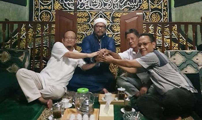 Optimis ada 2 Calon di Pilbup Gresik, Anha, Gus Nur, dan Pendiri RGS Satukan Kekuatan Optimis ada 2 Calon di Pilbup Gresik, Anha, Gus Nur, dan Pendiri RGS Satukan Kekuatan