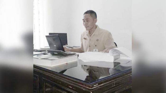 ASN di Pacitan Tagih Janji Jokowi Soal Wacana Penyesuaian Gaji ASN Setara Pegawai BUMN ASN di Pacitan Tagih Janji Jokowi Soal Wacana Penyesuaian Gaji ASN Setara Pegawai BUMN