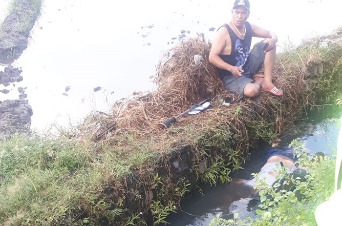 Kasatreskrim Polresta Sidoarjo Tetap Menduga Temuan 2 Mayat Pria di Parit Sawah Korban Laka Lantas Kasatreskrim Polresta Sidoarjo Tetap Menduga Temuan 2 Mayat Pria di Parit Sawah Korban Laka Lantas