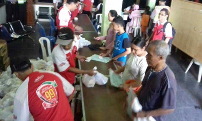 Sambut Lebaran, Megasurya Mas Bagikan Bingkisan untuk Warga Dua Desa Sambut Lebaran, Megasurya Mas Bagikan Bingkisan untuk Warga Dua Desa