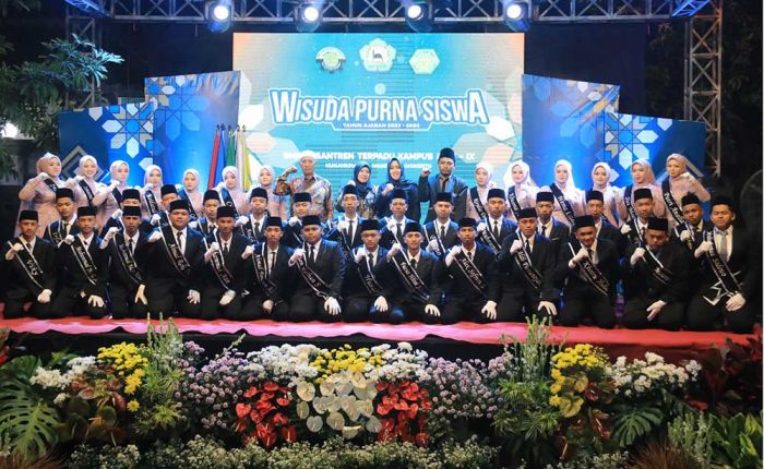 Ikfina Ingatkan Pentingnya Skill Bagi Wisudawan SMK Ikfina Ingatkan Pentingnya Skill Bagi Wisudawan SMK