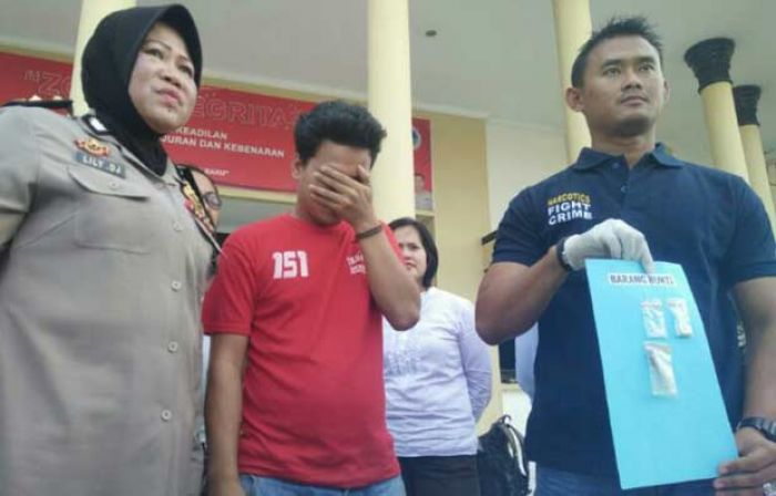 Nyambi Edarkan Sabu, Penyanyi Dangdut Asal Sidotopo Wetan Dibui Nyambi Edarkan Sabu, Penyanyi Dangdut Asal Sidotopo Wetan Dibui