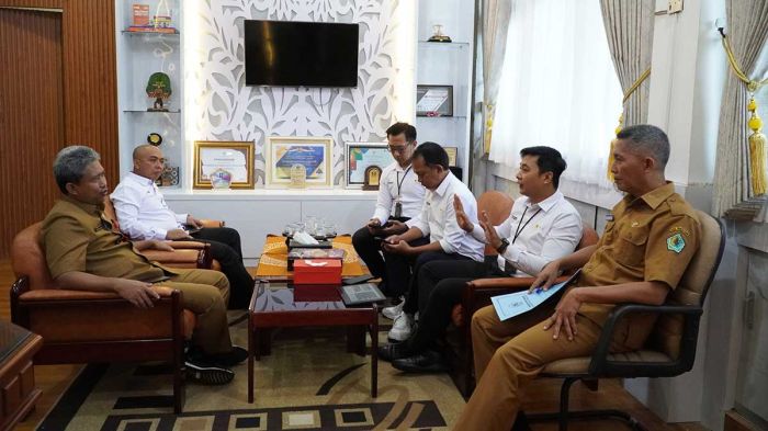 Gandeng Pemkab Pamekasan, PLN UP3 Madura Hadirkan SPKLU