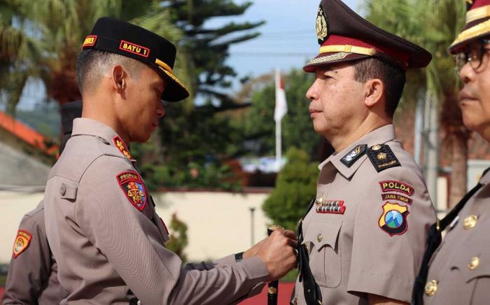 Polres Batu Gelar Upacara Setijab Kabagren serta Pengukuhan Kasatresnarkoba dan Kasatintelkam Polres Batu Gelar Upacara Setijab Kabagren serta Pengukuhan Kasatresnarkoba dan Kasatintelkam