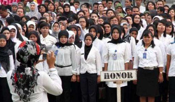 9 Tahun Punya NIP, 5 Honorer di Jember ini Belum Diangkat PNS, 2 Kali Bupati Tak Temui Ombudsman 9 Tahun Punya NIP, 5 Honorer di Jember ini Belum Diangkat PNS, 2 Kali Bupati Tak Temui Ombudsman