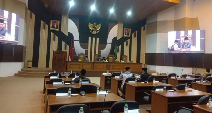DPRD Kabupaten Pasuruan Targetkan Pembahasan Dua Raperda Rampung dalam Sepekan DPRD Kabupaten Pasuruan Targetkan Pembahasan Dua Raperda Rampung dalam Sepekan