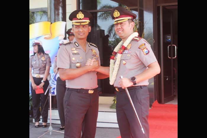 Pedang Pora Tandai Perpindahan Tampuk Pimpinan Polres Nganjuk