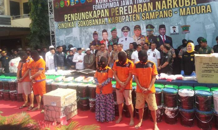 Polda Jatim Musnahkan 50 Kg Narkotika Jenis Sabu dan 99 Butir Ekstasi Polda Jatim Musnahkan 50 Kg Narkotika Jenis Sabu dan 99 Butir Ekstasi