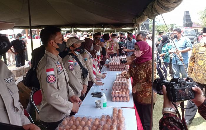 3.000 Warga Blitar Mendapatkan Telur Gratis Usai Mengikuti Vaksinasi