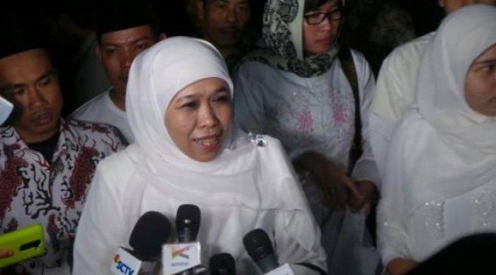 Khofifah Minta Maaf ke Pak De Karwo, Pengunjung Haul Gus Dur Tertawa Khofifah Minta Maaf ke Pak De Karwo, Pengunjung Haul Gus Dur Tertawa