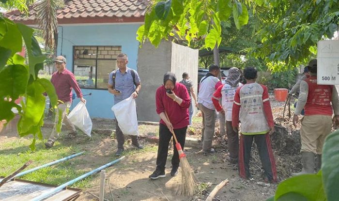 Wali Kota Risma Nikmati Libur Akhir Pekan dengan Kerja Bakti dan Tinjau Beberapa Lokasi Wali Kota Risma Nikmati Libur Akhir Pekan dengan Kerja Bakti dan Tinjau Beberapa Lokasi