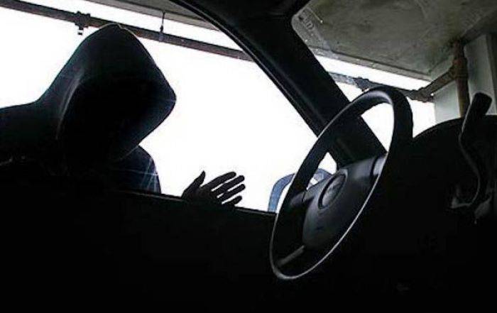 Tawar Mobil, Minta Test Drive, di Tengah Jalan Dipukul dan Disiram Air Keras Tawar Mobil, Minta Test Drive, di Tengah Jalan Dipukul dan Disiram Air Keras
