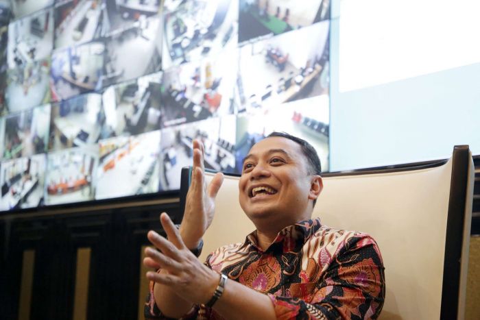 Keluarkan SE, Wali Kota Surabaya Larang Takbir Keliling Iduladha dengan Mobil Bak Terbuka Keluarkan SE, Wali Kota Surabaya Larang Takbir Keliling Iduladha dengan Mobil Bak Terbuka