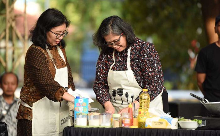 Pj Wali Kota Kediri Buka Demo Masak Bareng Chef Ragil di Acara Karya Kreatif Mataraman