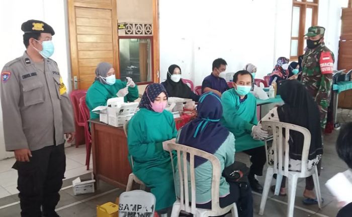 Percepat Herd Immunity, Kodim Ngawi Gelar Vaksinasi bagi Santriwati Pondok Modern Gontor Percepat Herd Immunity, Kodim Ngawi Gelar Vaksinasi bagi Santriwati Pondok Modern Gontor
