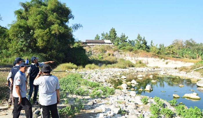 Bupati Madiun Sidak Plengsengan yang Ambrol di Perbatasan Madiun - Bojonegoro