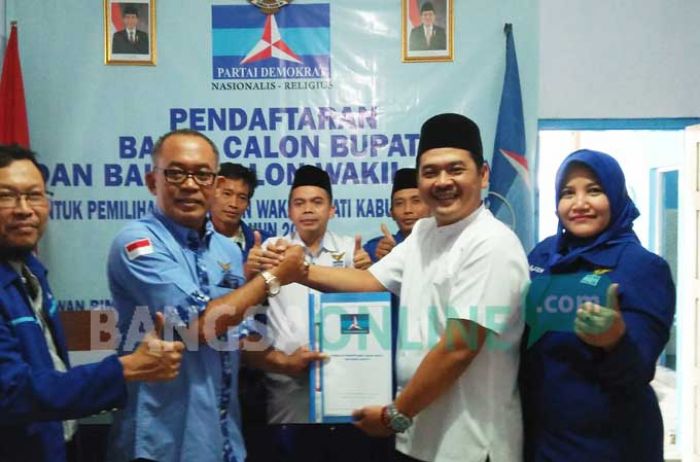 Mantan Cawabup PDIP Jombang Daftar di Penjaringan Demokrat Mantan Cawabup PDIP Jombang Daftar di Penjaringan Demokrat